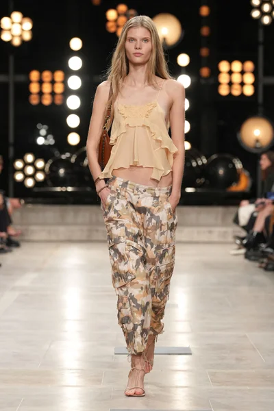 Look 19